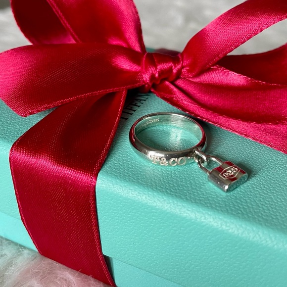 Tiffany and Co. Lock Ring - Picture 5 of 15